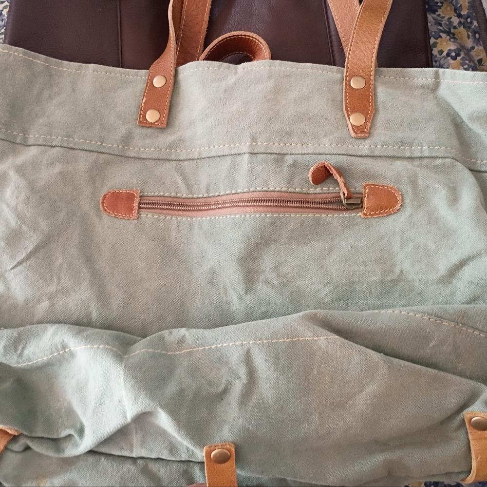 Bundle Of 6 Purses! - Picture 5 of 16